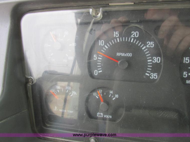 image for item L7198 2001 Sterling L9500 dump truck