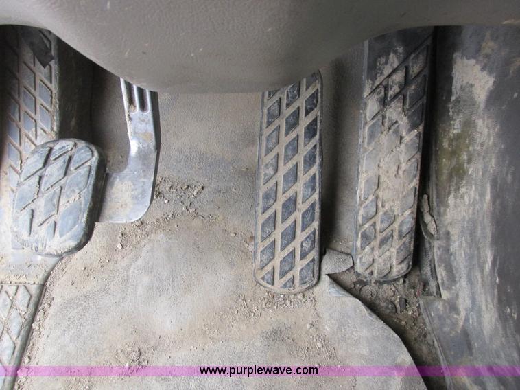 image for item L7198 2001 Sterling L9500 dump truck