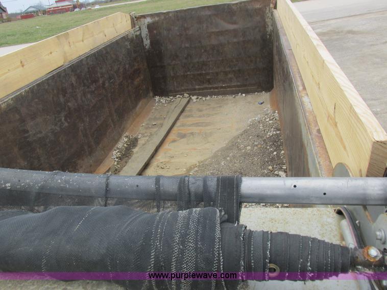 image for item L7198 2001 Sterling L9500 dump truck