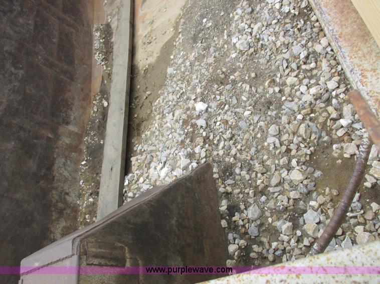 image for item L7198 2001 Sterling L9500 dump truck