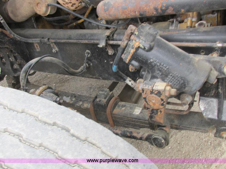 image for item L7198 2001 Sterling L9500 dump truck