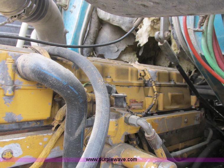 image for item L7198 2001 Sterling L9500 dump truck