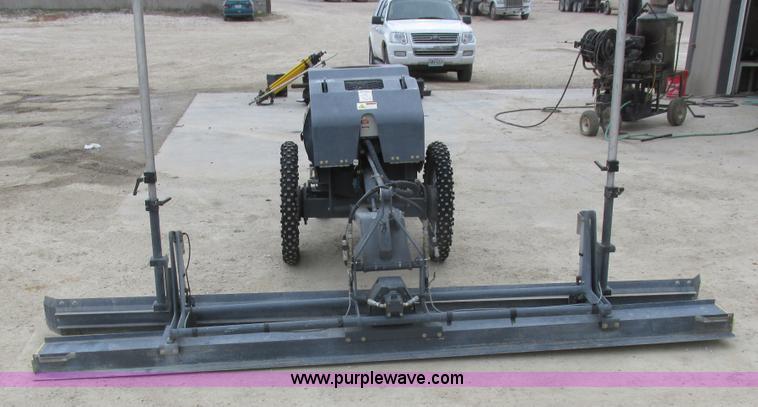 image for item L7199 2005 Somero Copperhead XD laser screed