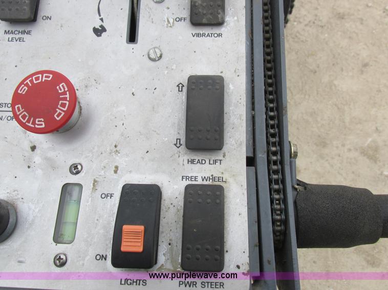 image for item L7199 2005 Somero Copperhead XD laser screed