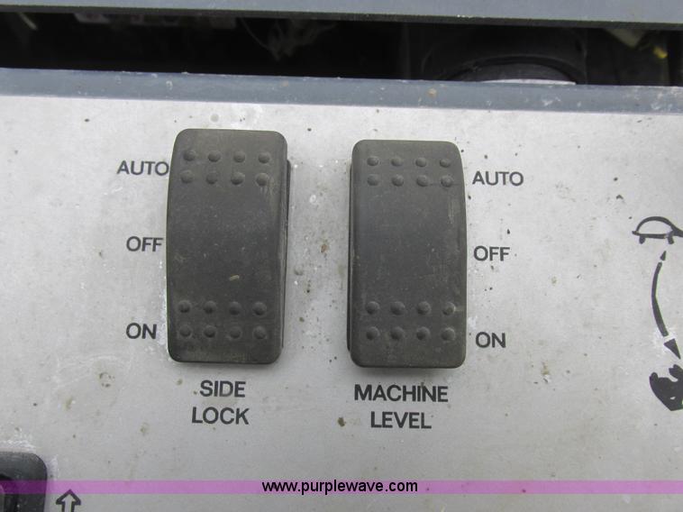 image for item L7199 2005 Somero Copperhead XD laser screed