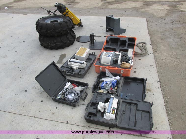 image for item L7199 2005 Somero Copperhead XD laser screed