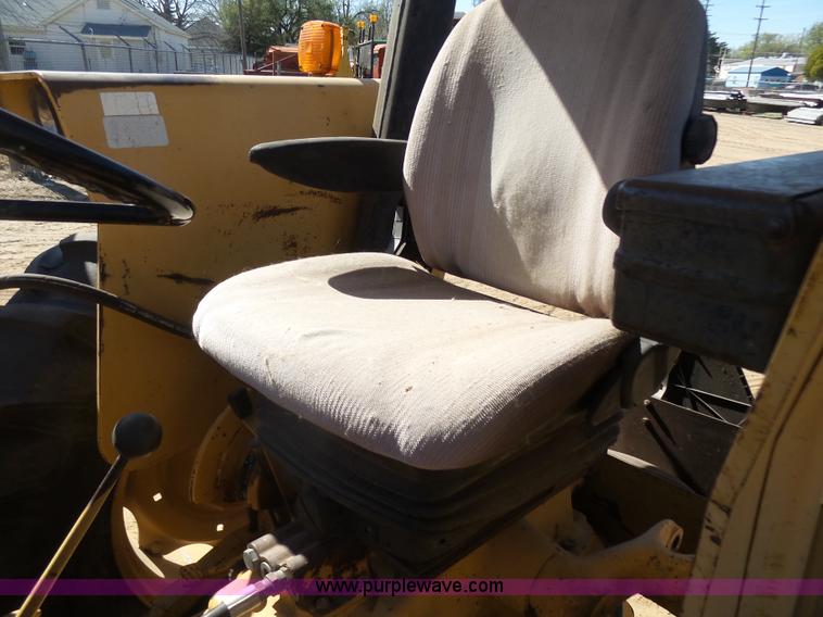 image for item L7403 Tiger 465 Special S600 tractor