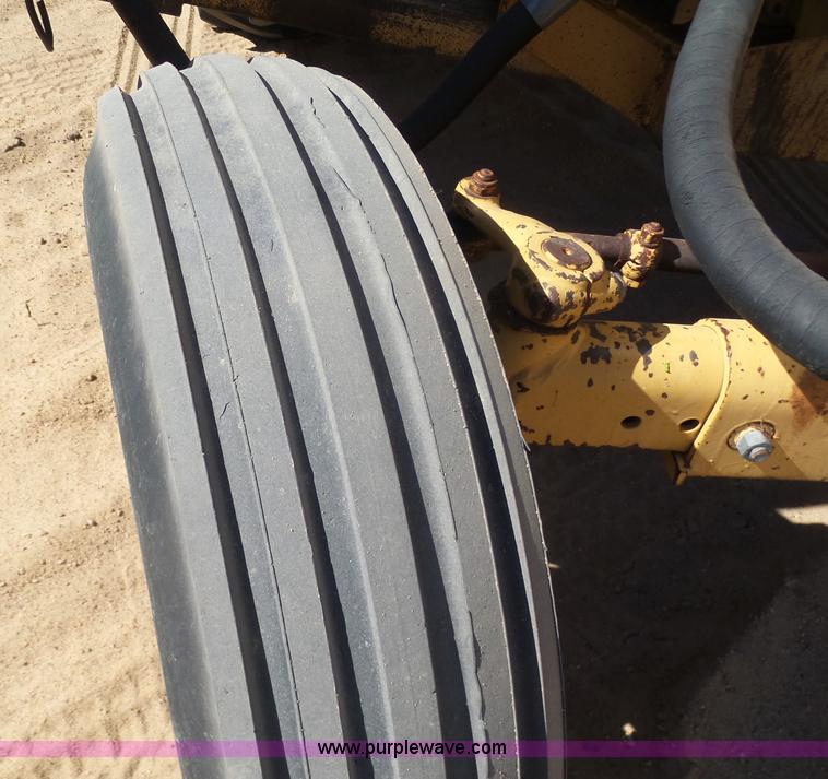 image for item L7403 Tiger 465 Special S600 tractor