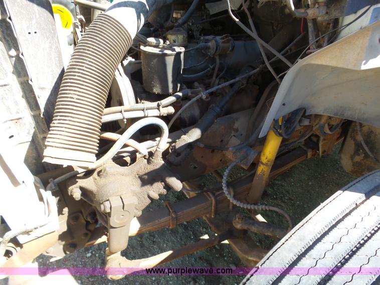 image for item L7404 1990 Ford F800 asphalt patch truck