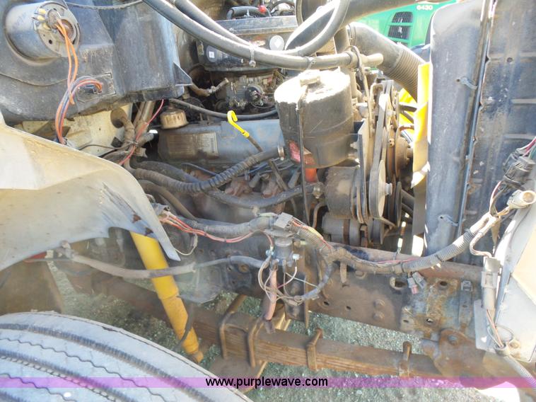 image for item L7404 1990 Ford F800 asphalt patch truck