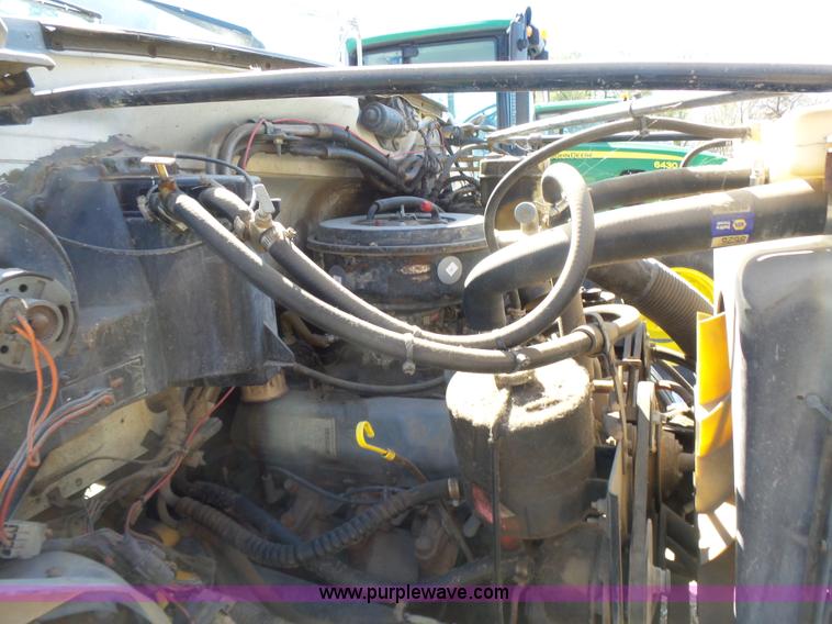 image for item L7404 1990 Ford F800 asphalt patch truck