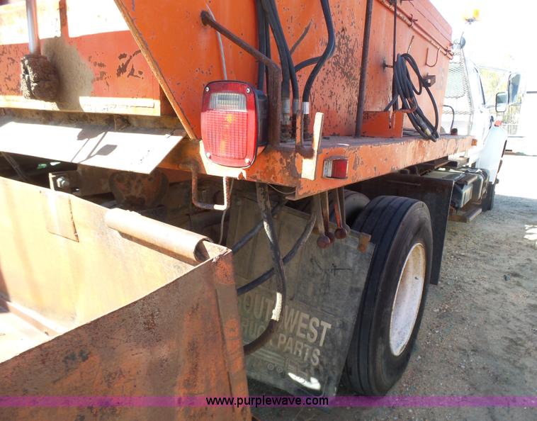 image for item L7404 1990 Ford F800 asphalt patch truck