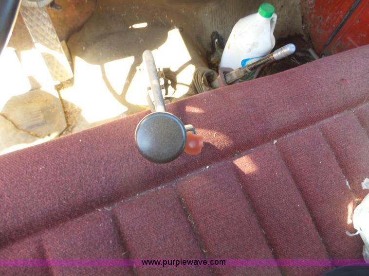 image for item L7405 1976 International Loadstar flatbed truck