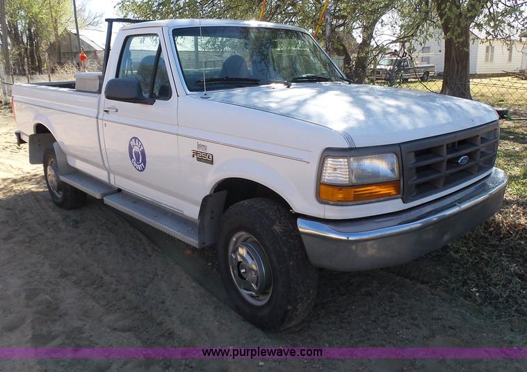 image for item L7406 1996 Ford F250 pickup truck