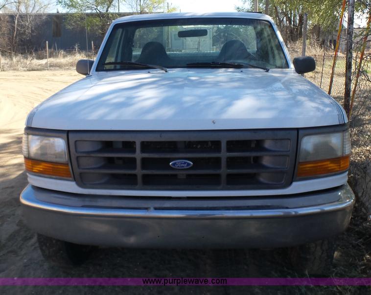 image for item L7406 1996 Ford F250 pickup truck