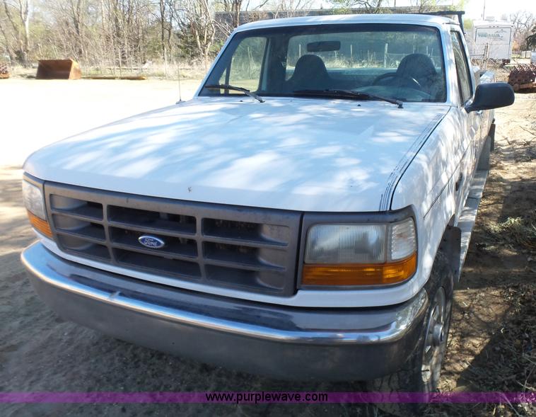 image for item L7406 1996 Ford F250 pickup truck