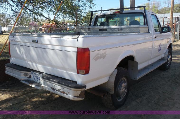 image for item L7406 1996 Ford F250 pickup truck