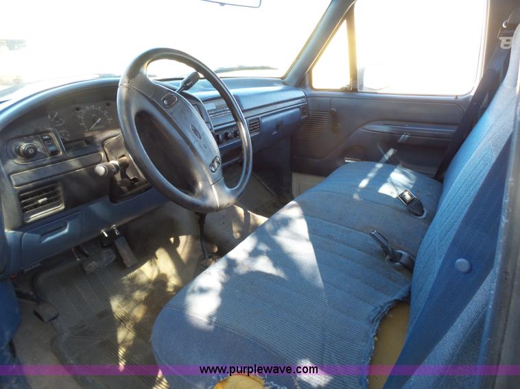 image for item L7406 1996 Ford F250 pickup truck