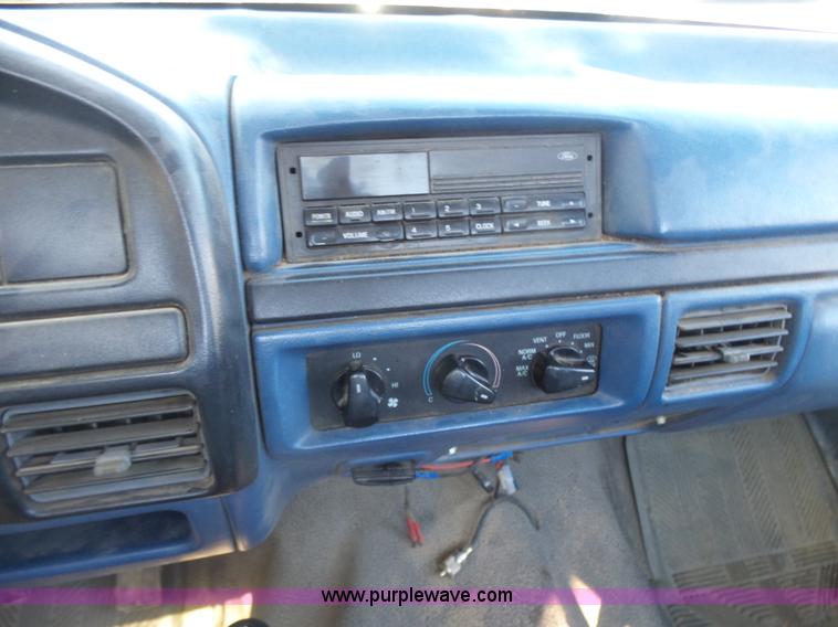 image for item L7406 1996 Ford F250 pickup truck