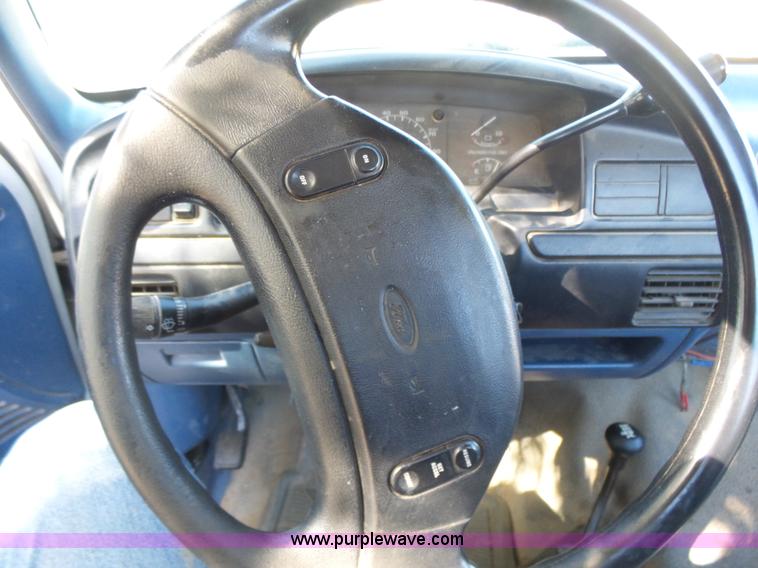 image for item L7406 1996 Ford F250 pickup truck