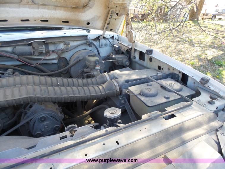 image for item L7406 1996 Ford F250 pickup truck