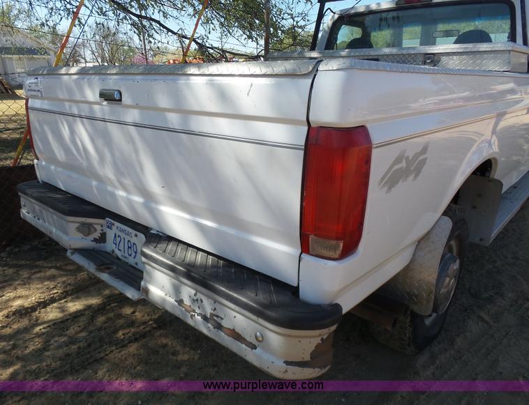 image for item L7406 1996 Ford F250 pickup truck