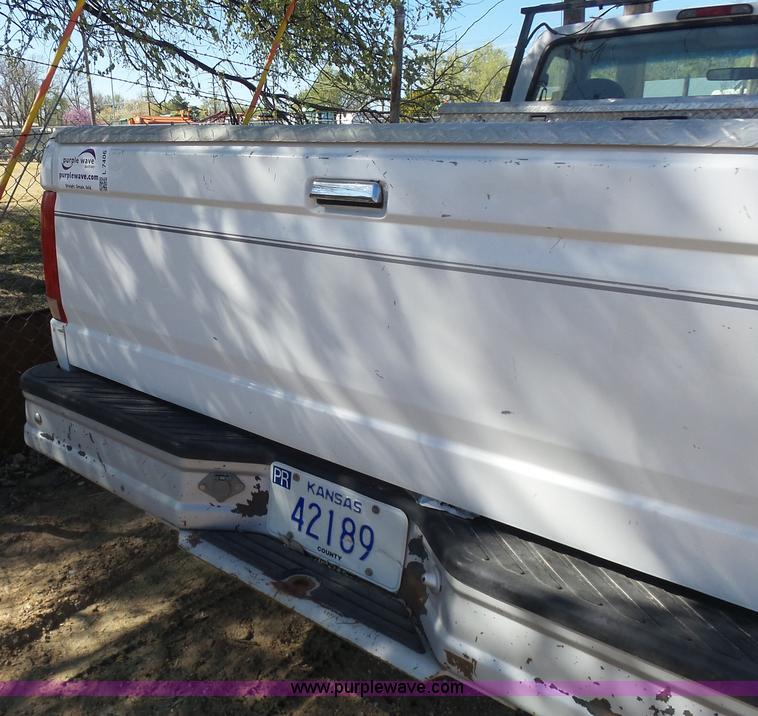 image for item L7406 1996 Ford F250 pickup truck