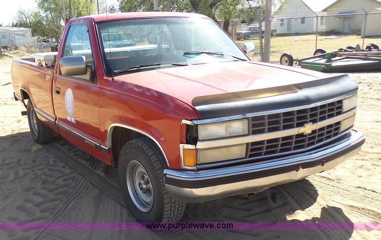 image for item L7408 1990 Chevrolet 1500 pickup truck