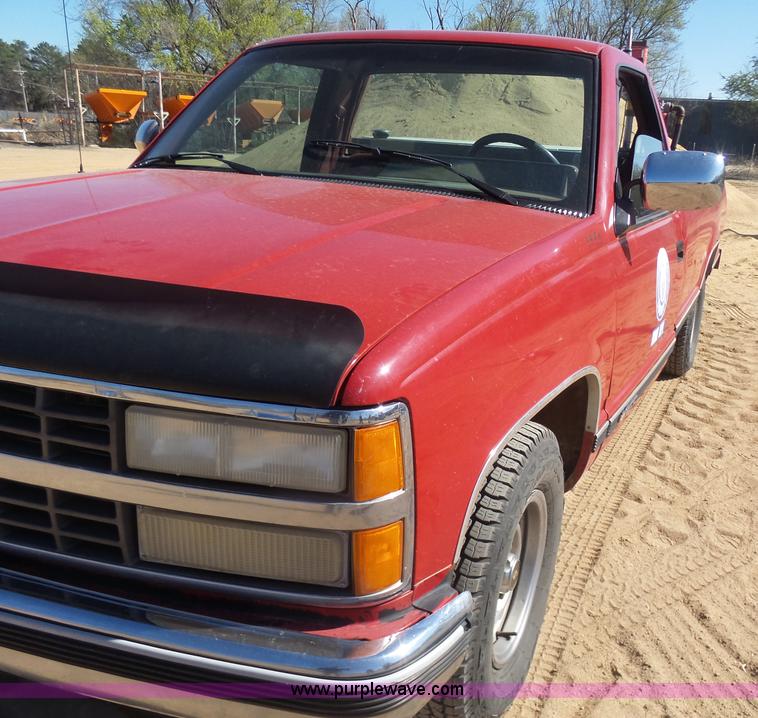 image for item L7408 1990 Chevrolet 1500 pickup truck