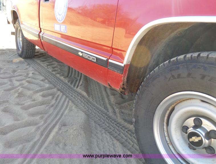 image for item L7408 1990 Chevrolet 1500 pickup truck