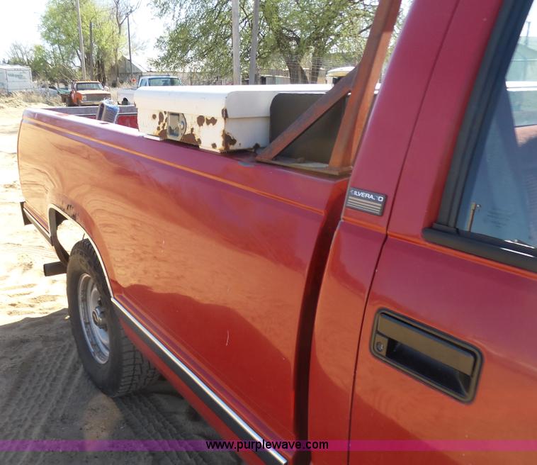 image for item L7408 1990 Chevrolet 1500 pickup truck