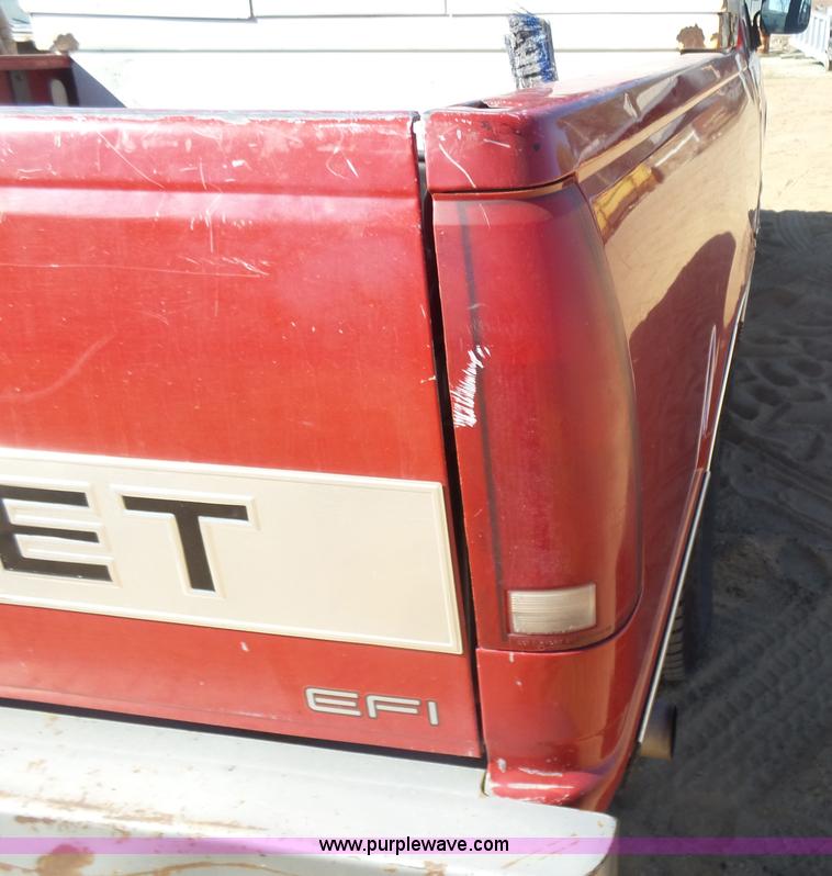 image for item L7408 1990 Chevrolet 1500 pickup truck