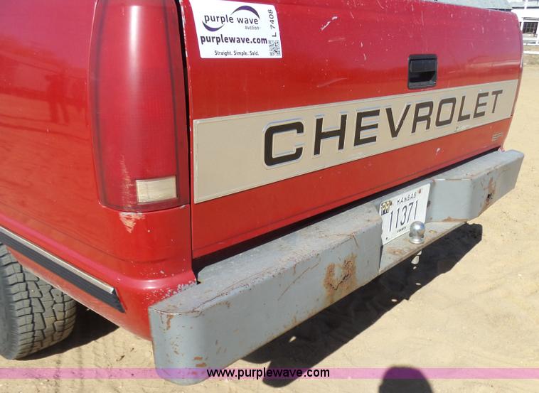 image for item L7408 1990 Chevrolet 1500 pickup truck