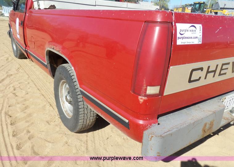image for item L7408 1990 Chevrolet 1500 pickup truck