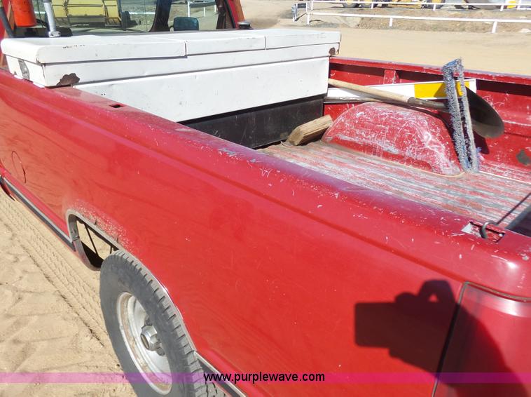 image for item L7408 1990 Chevrolet 1500 pickup truck