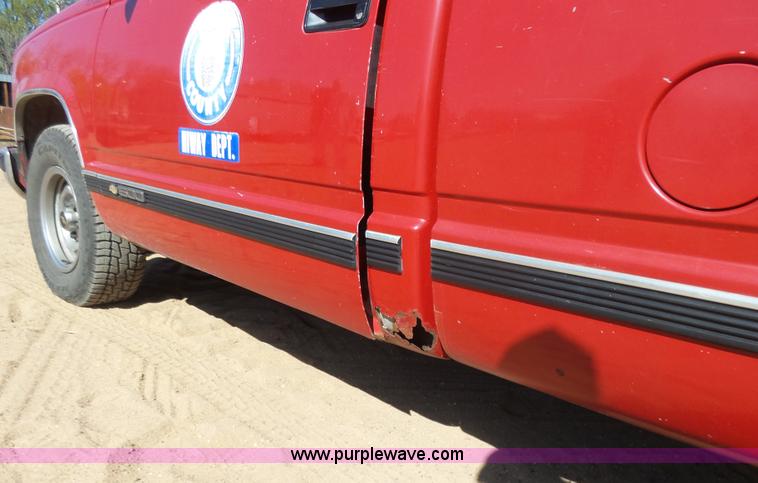 image for item L7408 1990 Chevrolet 1500 pickup truck