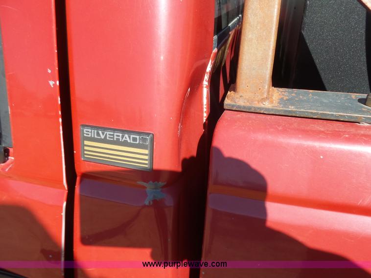 image for item L7408 1990 Chevrolet 1500 pickup truck