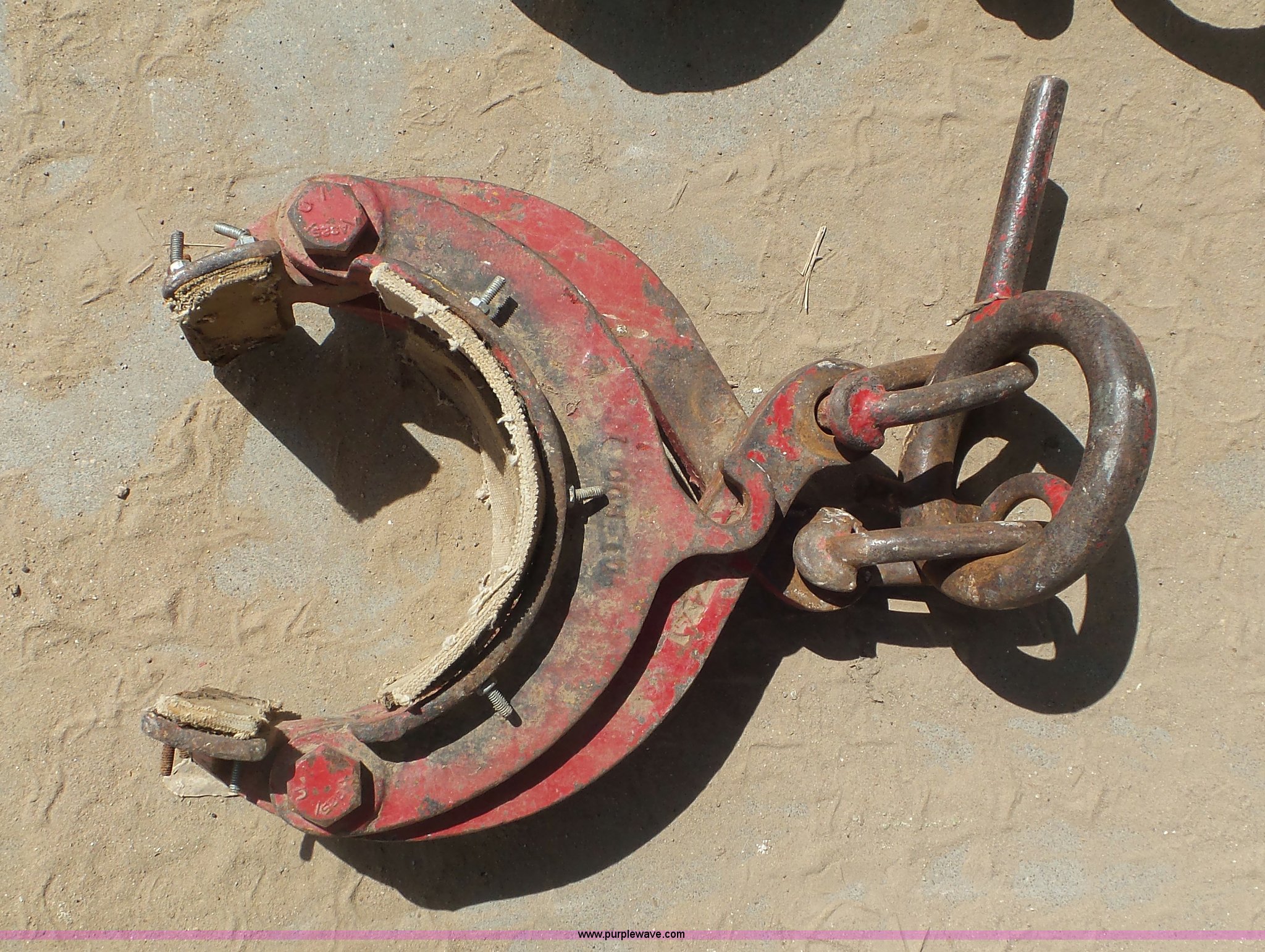 (5) assorted pipe calipers in Ulysses, KS Item L2169 sold Purple Wave