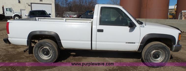 image for item AL9210 2000 Chevrolet C2500 pickup truck