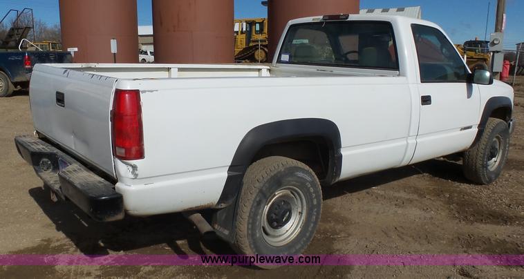 image for item AL9210 2000 Chevrolet C2500 pickup truck