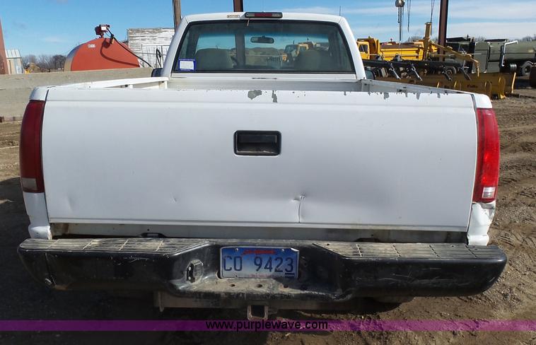 image for item AL9210 2000 Chevrolet C2500 pickup truck