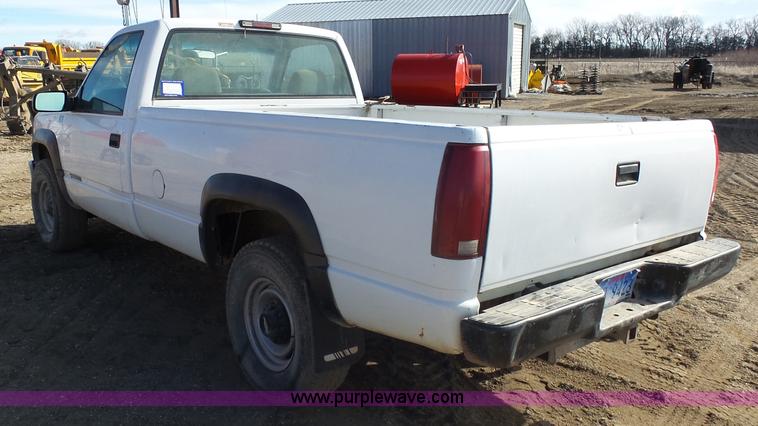 image for item AL9210 2000 Chevrolet C2500 pickup truck