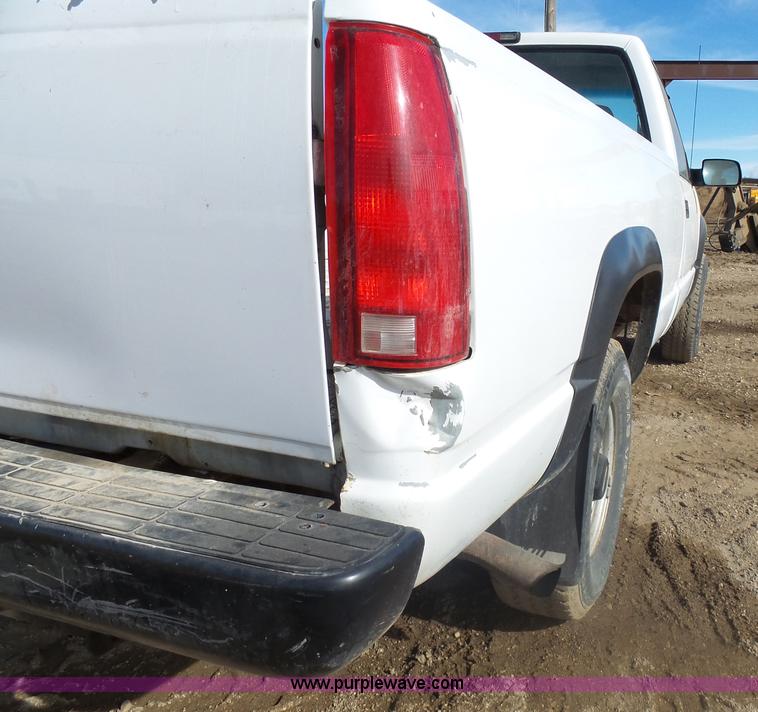 image for item AL9210 2000 Chevrolet C2500 pickup truck