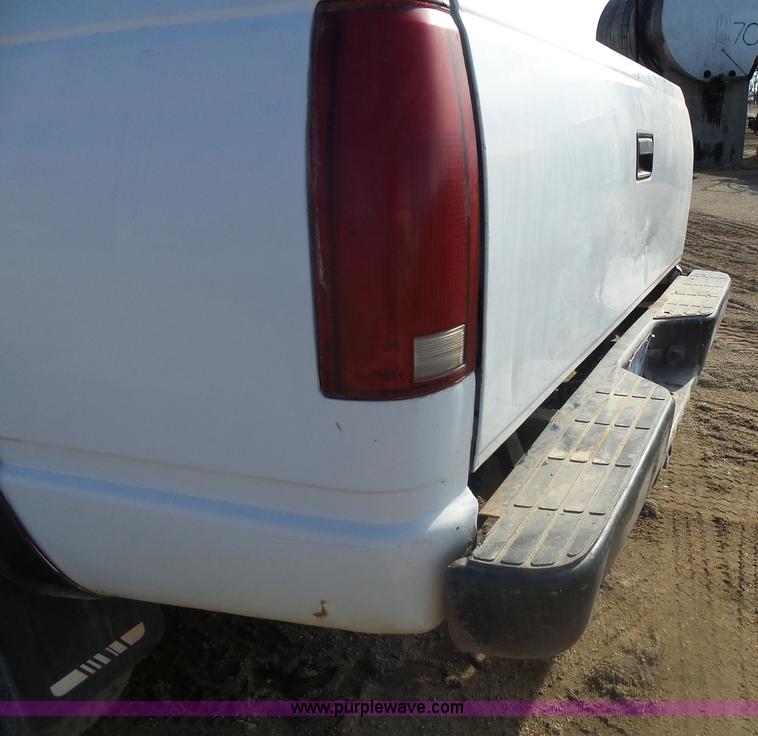 image for item AL9210 2000 Chevrolet C2500 pickup truck