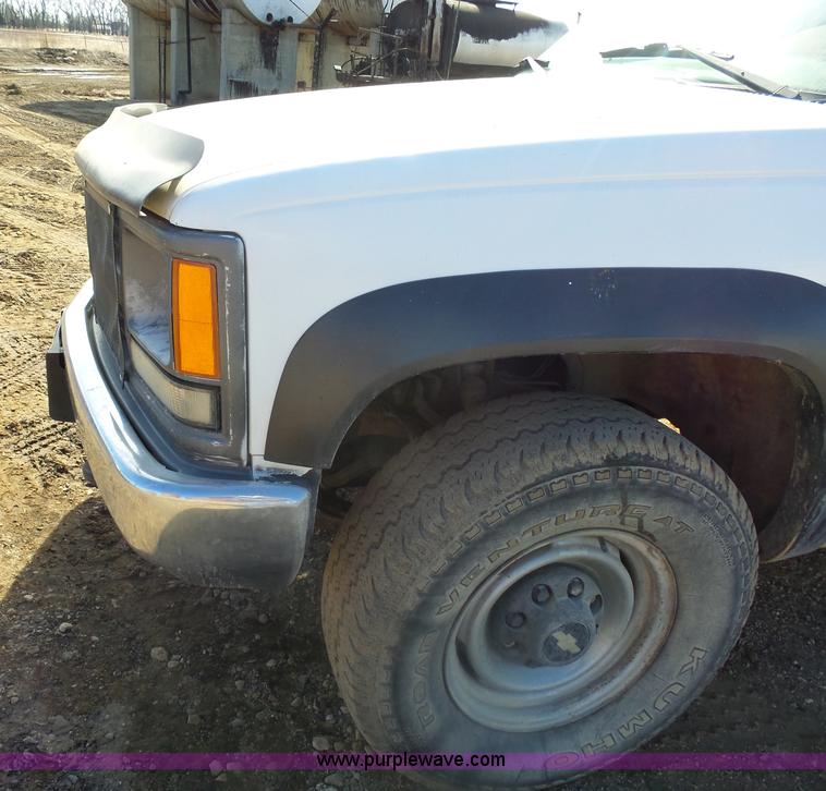 image for item AL9210 2000 Chevrolet C2500 pickup truck