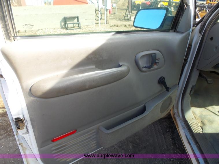 image for item AL9210 2000 Chevrolet C2500 pickup truck