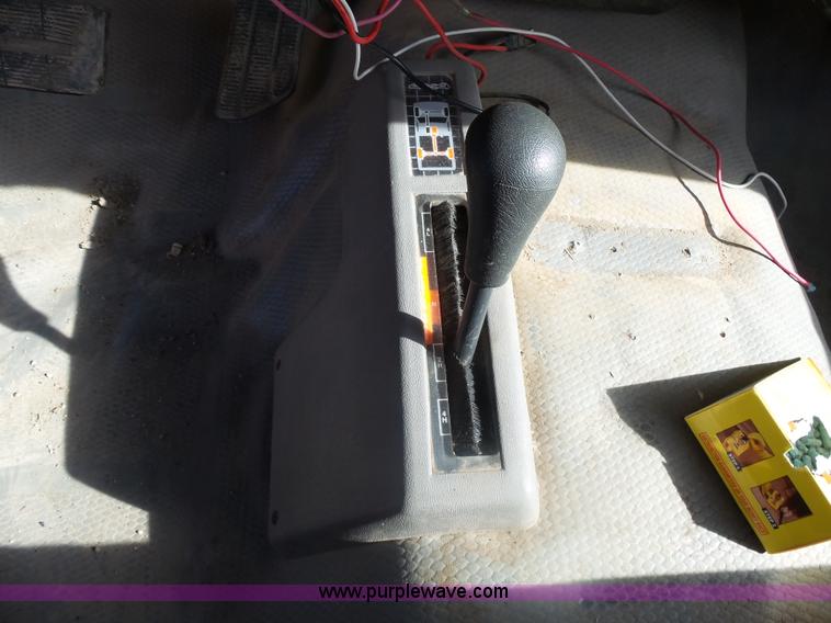 image for item AL9210 2000 Chevrolet C2500 pickup truck