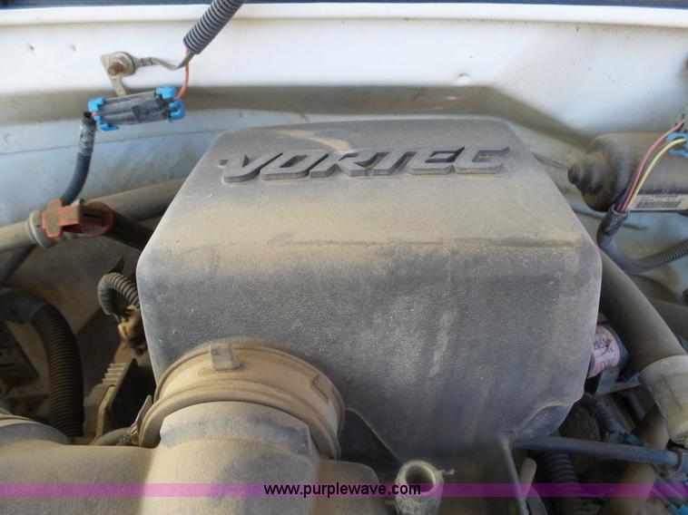 image for item AL9210 2000 Chevrolet C2500 pickup truck