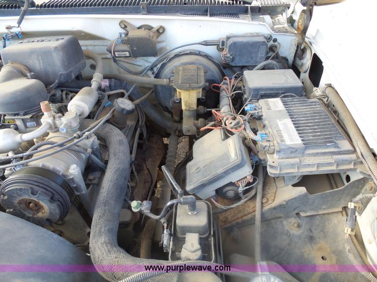 image for item AL9210 2000 Chevrolet C2500 pickup truck