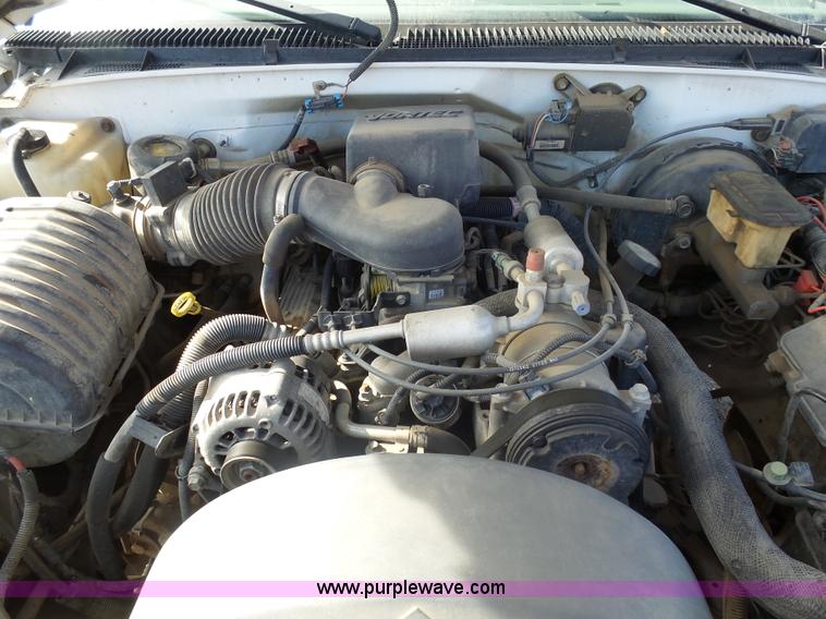 image for item AL9210 2000 Chevrolet C2500 pickup truck